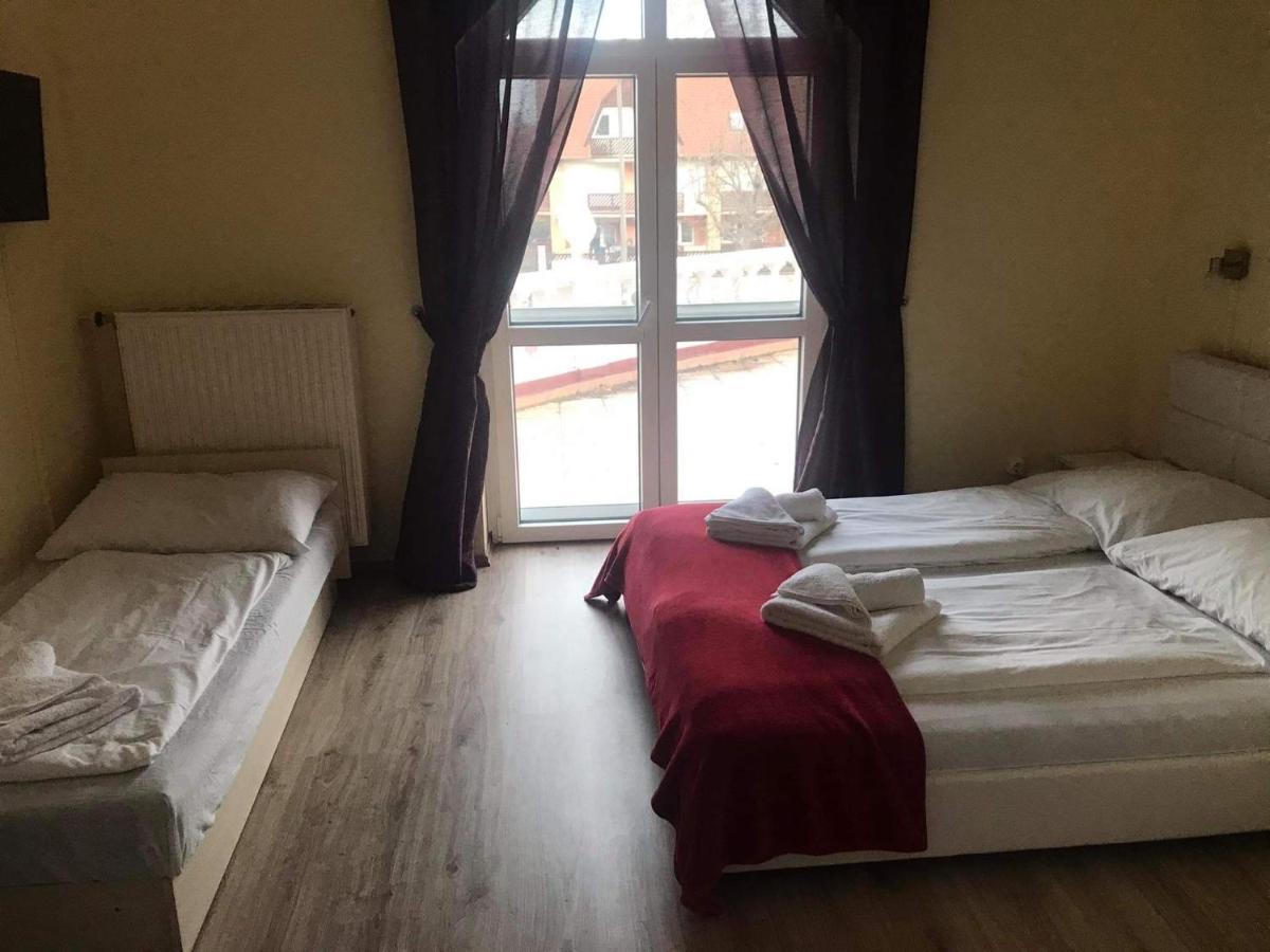 Y Panzio Bed and Breakfast Balatonlelle Εξωτερικό φωτογραφία