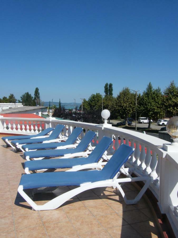 Y Panzio Bed and Breakfast Balatonlelle Εξωτερικό φωτογραφία